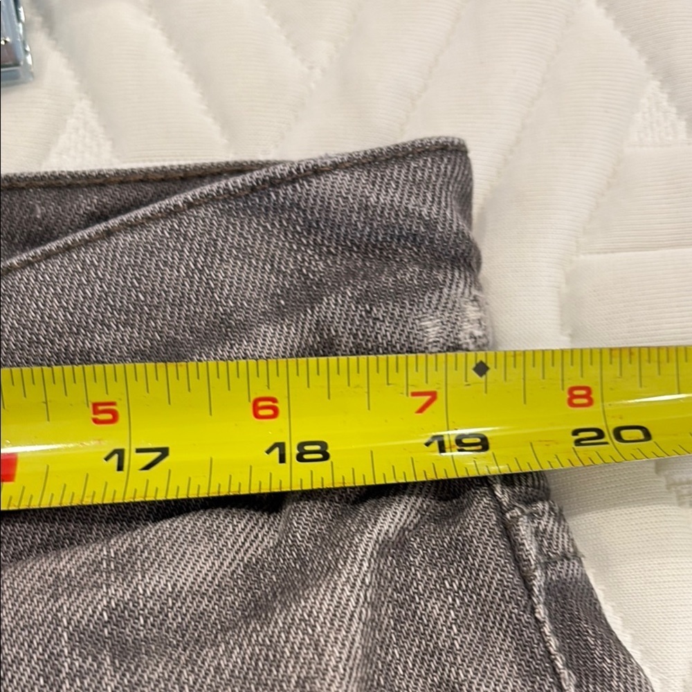 7 For All Mankind Gray Straight Jeans with Textured Finish - Picture 6 of 9